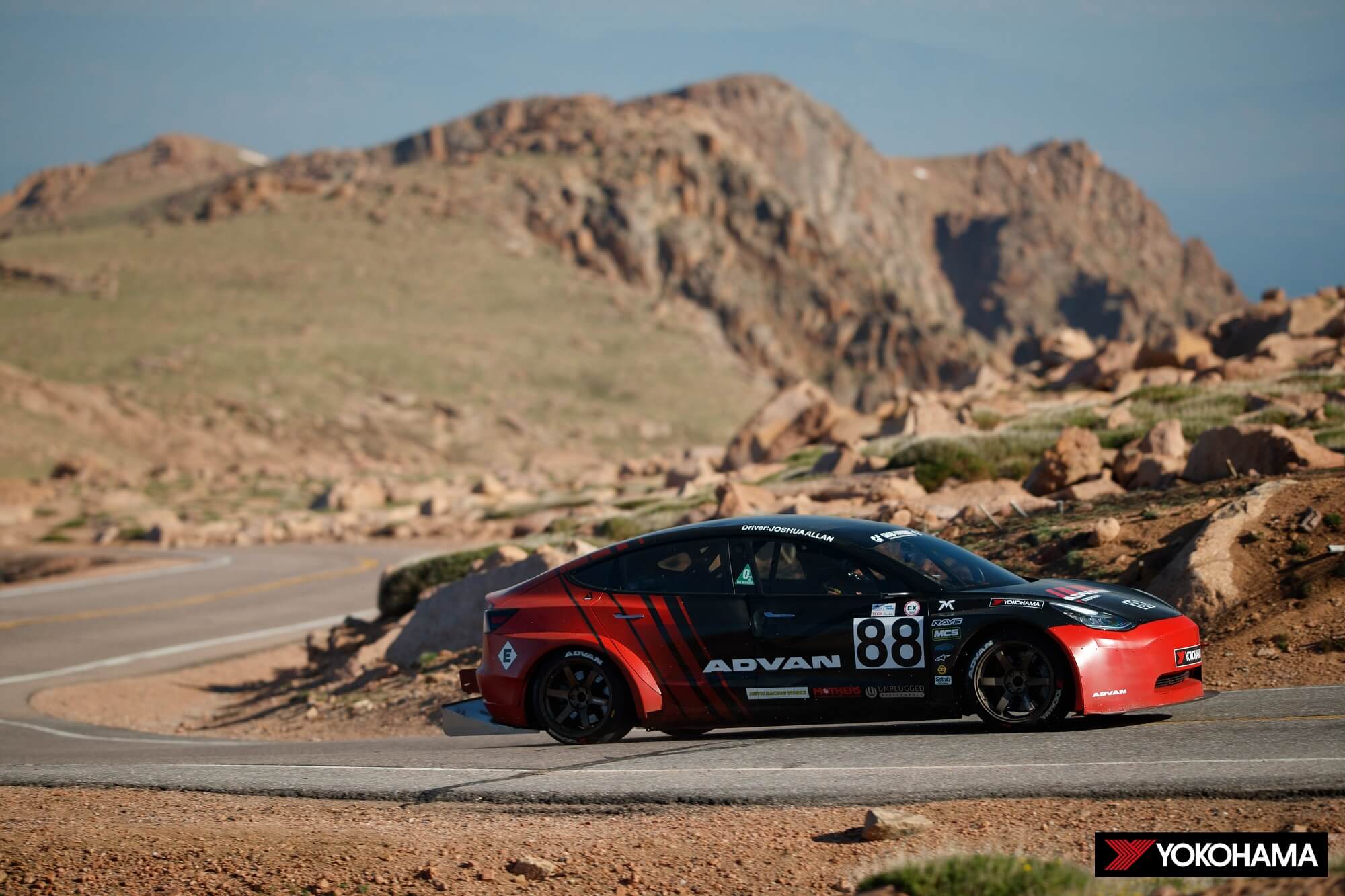 llantas yokohama pikes peak