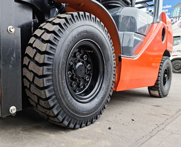 llanta para montacarga