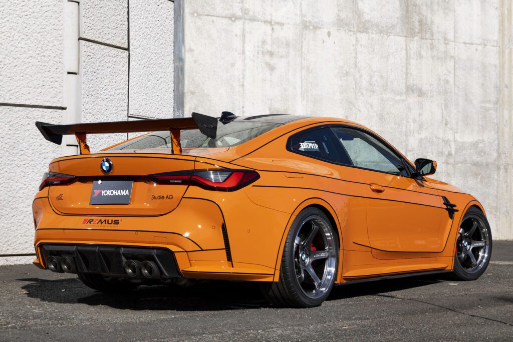 BMW M4 ADVAN SPORT