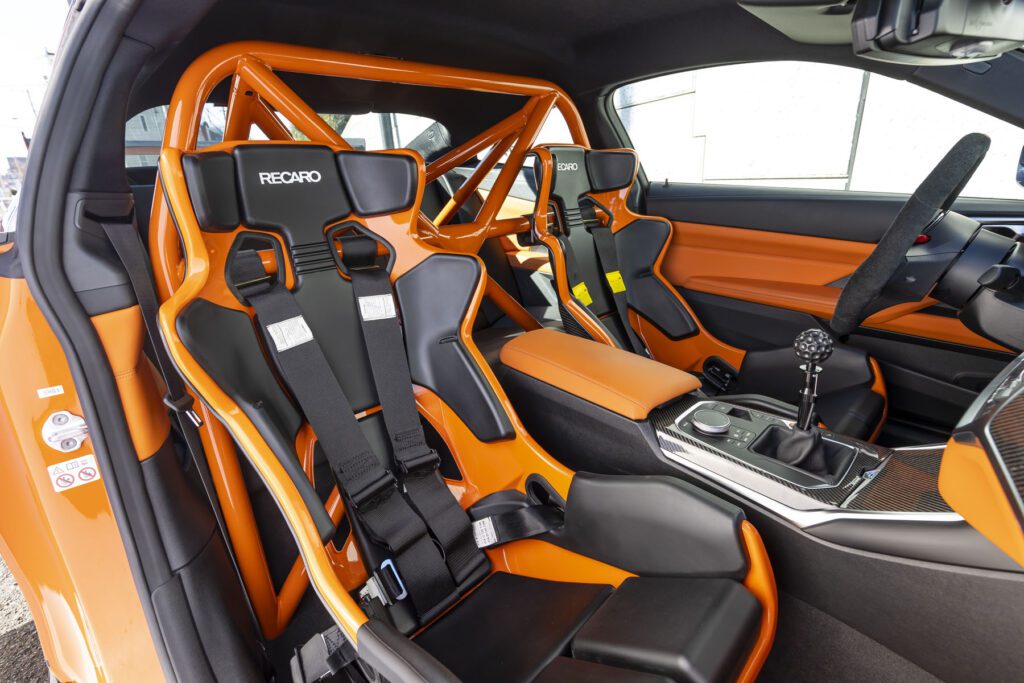 BMW M4 ADVAN SPORT
