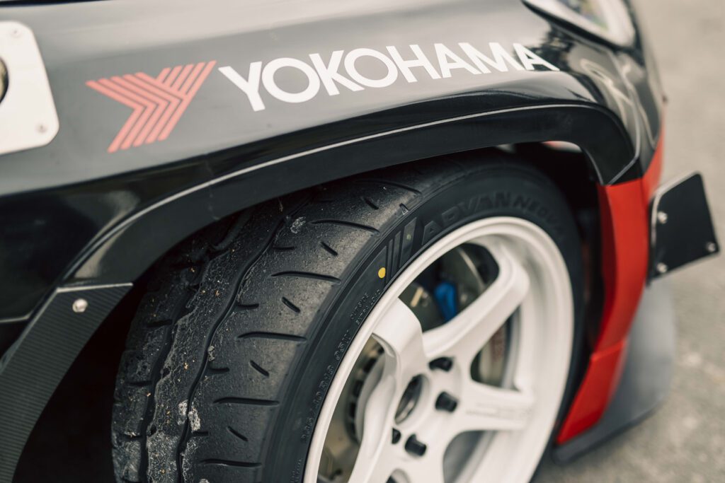 Toyota GR86 Advan Neova AD09