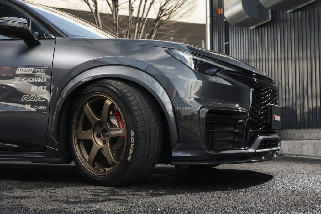 Lexus LBX Yokohama Advan Sport