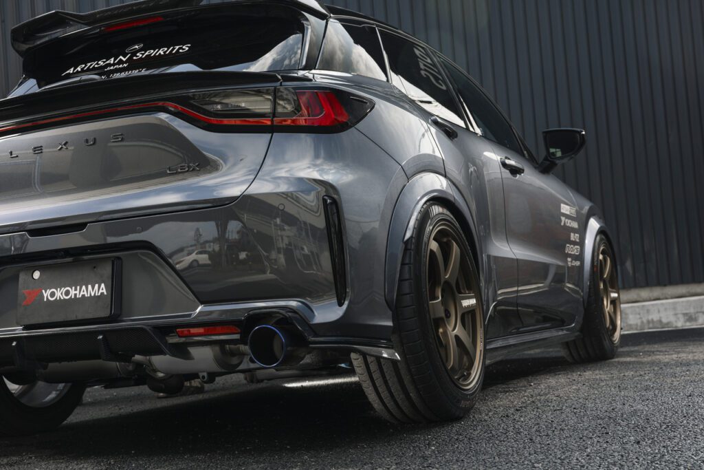 Lexus LBX Yokohama Advan Sport