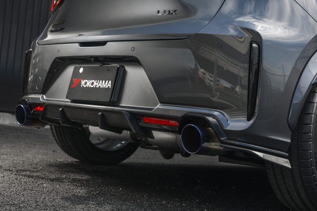 Lexus LBX Yokohama Advan Sport